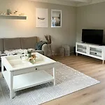 Hyggelig Gard Naer Bergen Med Spabad * Hjelmas