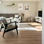 Hyggelig Gard Naer Bergen Med Spabad * Hjelmas