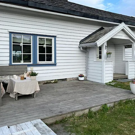 Hyggelig Gard Naer Bergen Med Spabad Сasa de vacaciones