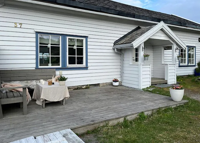 Hyggelig Gard Naer Bergen Med Spabad בית נופש