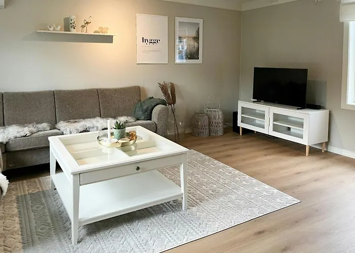 Hyggelig Gard Naer Bergen Med Spabad * Hjelmas