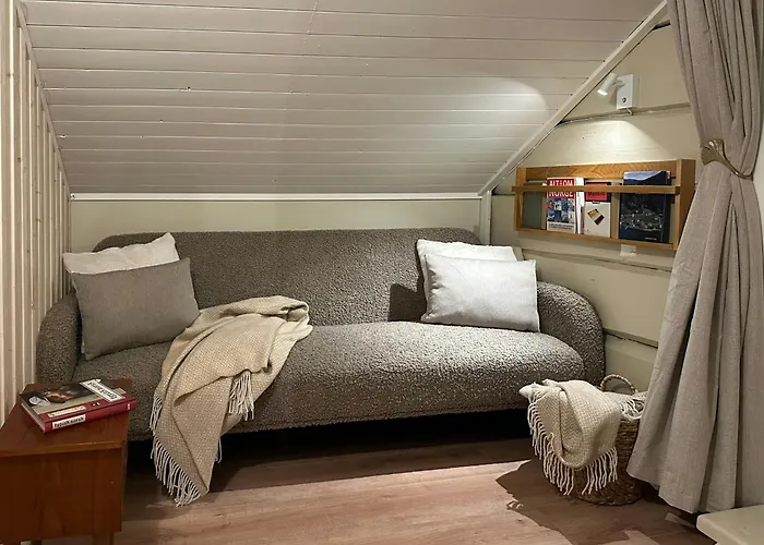 Hyggelig Gard Naer Bergen Med Spabad בית נופש