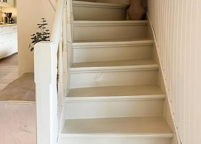 בית נופש Hyggelig Gard Naer Bergen Med Spabad Hjelmas