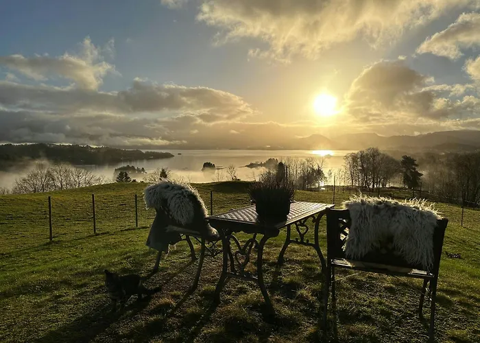 Сasa de vacaciones Hyggelig Gard Naer Bergen Med Spabad *