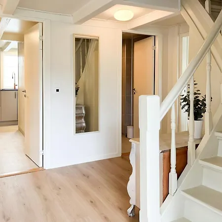 Hyggelig Gard Naer Bergen Med Spabad Hébergement de vacances