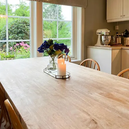 Hyggelig Gard Naer Bergen Med Spabad Hjelmas