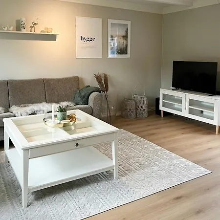 Hyggelig Gard Naer Bergen Med Spabad * Hjelmas