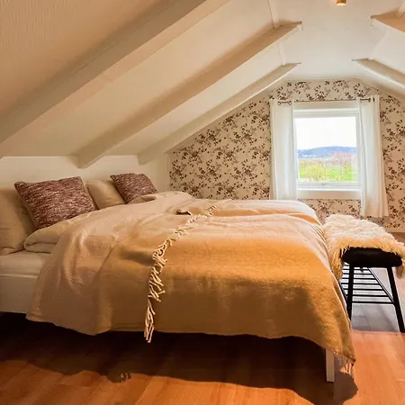 Hébergement de vacances Hyggelig Gard Naer Bergen Med Spabad